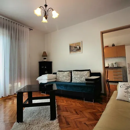 Apartment Francika *